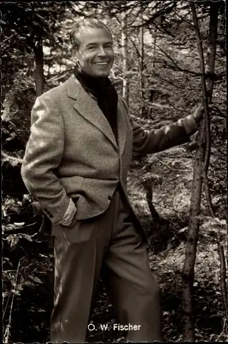 Ak Schauspieler O. W. Fischer, Portrait in Anzug