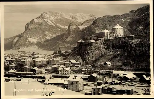 Ak Kufstein in Tirol, Ort mit Kaisergebirge, Winter