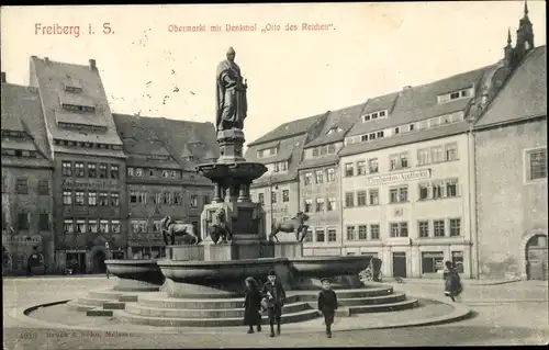 Ak Freiberg in Sachsen, Obermarkt, Brunnendenkmal, Denkmal Otto des Reichen