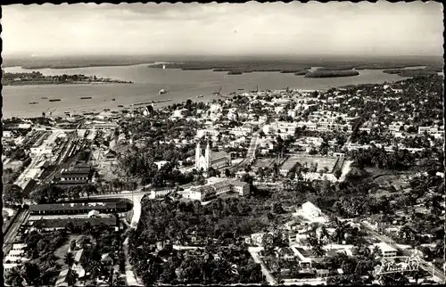 Ak Douala Kamerun, Vue generale, Blick über den Ort hinweg