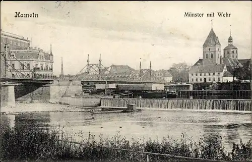 Ak Hameln an der Weser Niedersachsen, Münster mit Wehr