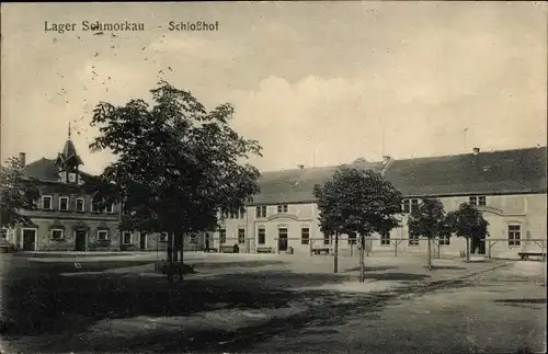 Ak Schmorkau Neukirch Sachsen, Schlosshof, Lager Schmorkau, Truppenübungsplatz Königsbrück