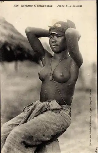 Ak Afrique Occidentale, Jeune Fille Saussai, Afrikanerin, Barbusig, Portrait