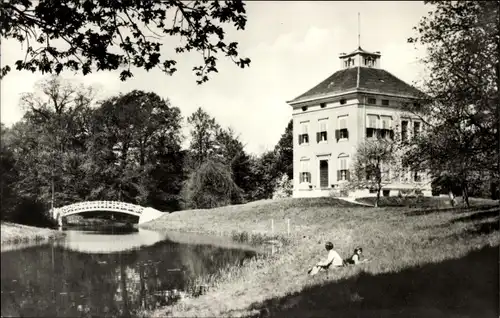 Ak Dessau in Sachsen Anhalt, Anhaltinisches Schlösschen, Brücke