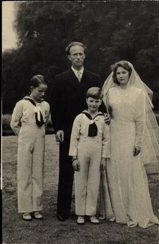 Ak König Leopold III. von Belgien, Princesse Josephine Charlotte, Prince Baudouin, Prince de Liége