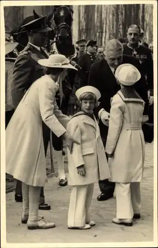 Ak Prinzessin Joséphine Charlotte, Prinz Baudouin, König Leopold III. von Belgien, Prinz Albert