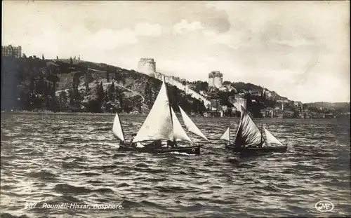 Ak Konstantinopel Istanbul Türkei, Rouméli Hissar, Rumeli Hisari, Festungsanlage, Segelboote