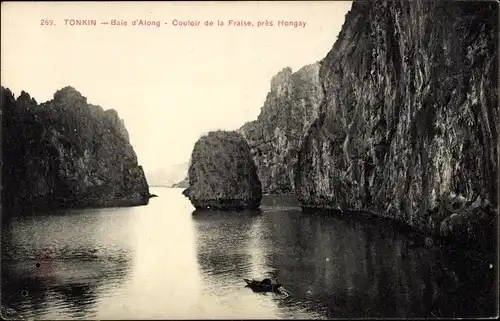 Ak Vịnh Hạ Long Baie d'Along Vietnam, Couloir de la Fraise, pres Hongay