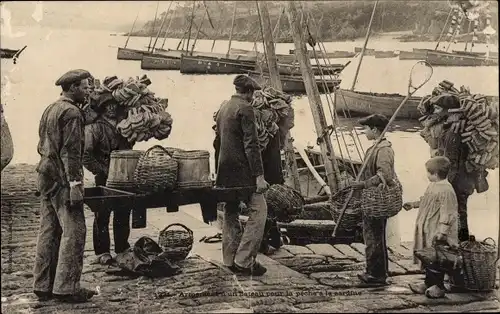 Ak La vie a la mer, Armement d'un bateau pour la peche a la sardine