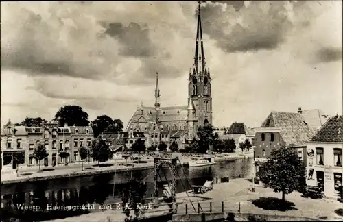 Ak Weesp Nordholland, Heerengracht met R.K.Kerk