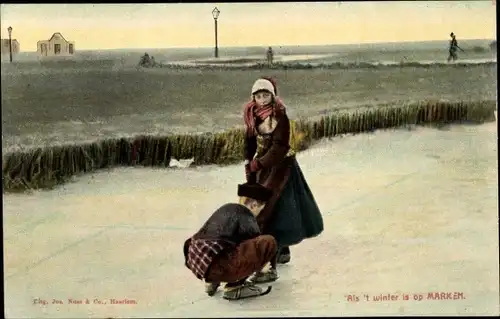 Ak Marken Nordholland Niederlande, Als 't winter is, Kinder mit Schlittschuhen