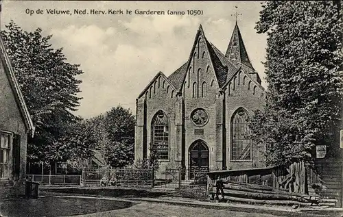 Ak Garderen Gelderland, Op de Veluwe, Ned. Herv. Kerk te Garderen anno 1050