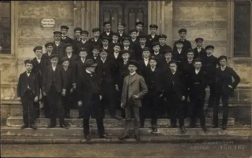 Foto Ak Triptis in Thüringen, Landwirtschaftliche Winterschule 1909, Schüler, Gruppenbild