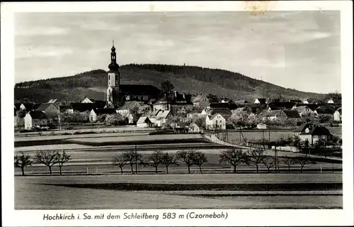 Ak Hochkirch in der Oberlausitz, Ortsansicht mit dem Schleifberg, Czorneboh