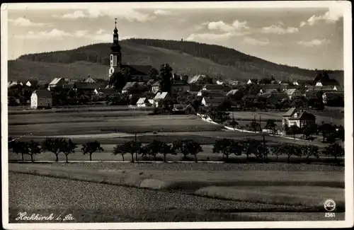 Ak Hochkirch in Sachsen, Ortsansicht mit Czorneboh, Kirche