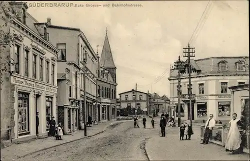 Ak Süderbrarup Schleswig Holstein, Ecke Große- und Bahnhofstraße, Uhrmacher Thomsen,Geschäft Fischer