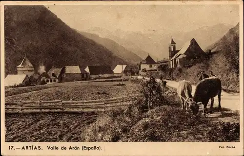 Ak Artias Katalonien, Valle de Aran, Esel, Blick auf den Ort