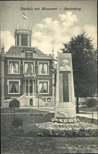 Ak Aardenburg Sluis Zeeland Niederlande, Stadhuis met Monument