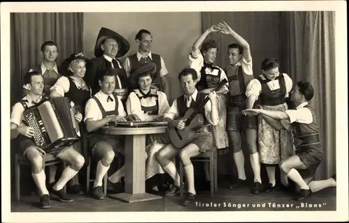 Foto Ak Tiroler Sänger und Tänzer Blaas, Trachten, Musikinstrumente