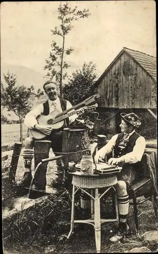 Ak Michl Wecker und Seppl Brunner, Musik- und Gesangs-Duettisten in Tracht