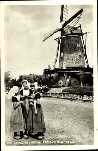 Ak Walcheren Zeeland, Molen, Frauen in Tracht