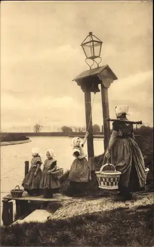 Ak Zeeland Niederlande, Niederländische Tracht, Wasserträgerinnen