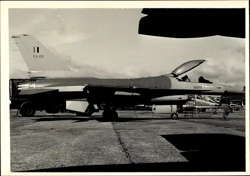 Foto Belgisches Militärflugzeug, FA 29, General Dynamics F-16