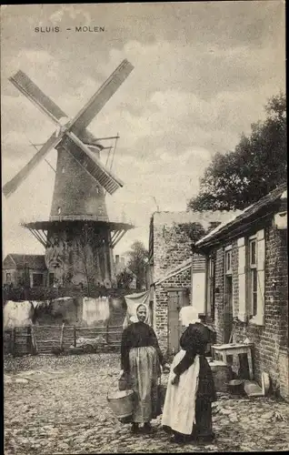 Ak Sluis Zeeland Niederlande, Frauen in Trachten, Windmühle