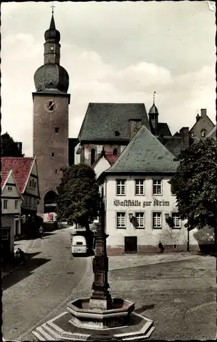 Ak Arnsberg Westfalen, Blick zum Glockenturm, Gasthaus zur Krim, Brunnen