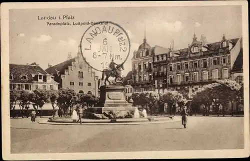 Ak Landau in der Pfalz, Paradeplatz, Luitpold Denkmal