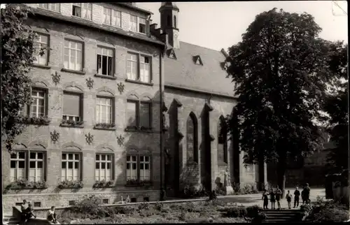 Ak Klein Zimmern Groß Zimmern Hessen, St. Josephshaus, Schlosshof mit Kapelle