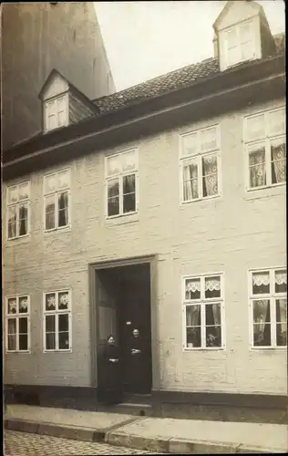 Foto Ak Goslar am Harz, Wohnhaus, Anwohner