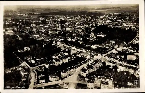 Ak Köthen in Anhalt, Fliegeraufnahme der Stadt, Klinke & Co 11803