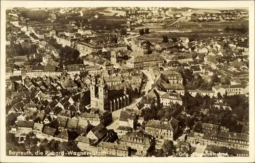 Ak Bayreuth in Oberfranken, Totalansicht der Ortschaft, Fliegeraufnahme