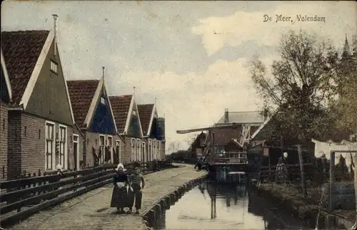 Ak Edam Volendam Nordholland, De Meer, Kanalpartie, Schleuse, Kinder in Tracht