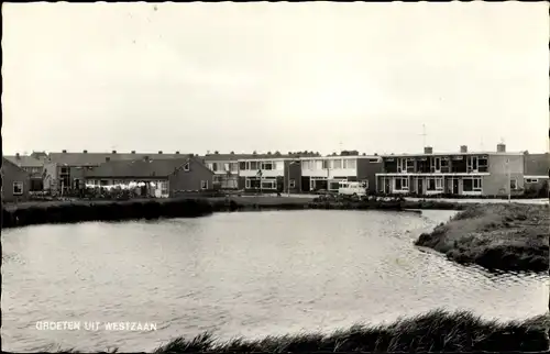 Ak Westzaan Zaanstad Nordholland Niederlande, Flusspartie, Wohnhäuser