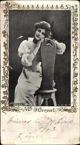 Ak Schauspielerin Mademoiselle Henriot, Portrait