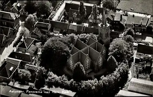 Ak Aalsmeer Nordholland Niederlande, Panorama met Herv. Kerk, Luftbild