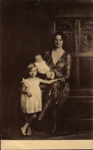 Ak Astrid von Schweden, S.A.R. la Duchesse de Brabant et ses enfants