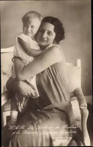 Ak S.A.R. La Duchesse de Brabant et la Princesse Joséphine Charlotte