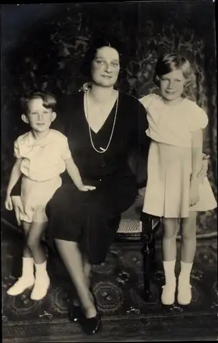 Foto Ak Königin Astrid, Princesse Josephine Charlotte, Prince Baudouin