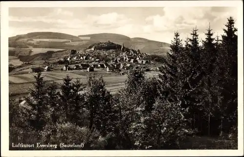 Ak Eversberg Meschede im Sauerland, Blick zum Ort