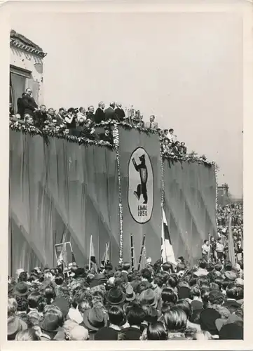 Foto Max Schirner Berlin, 1. Mai 1950, Bundesminister Jakob Kaiser, Rednerbühne Platz der Republik