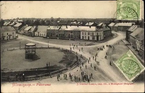 Ak Momignies Wallonien Hennegau, Panorama, Platz aus der Vogelschau