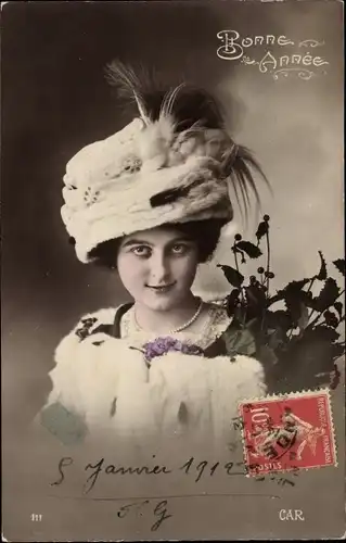 Ak Glückwunsch Neujahr, Portrait einer Frau mit Hut und Pelzmuff