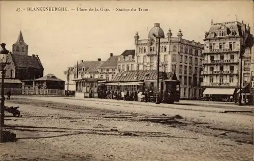 Ak Blankenberge Westflandern, Place de la Gare, Station du Tram, Grand Hotel des Flandres
