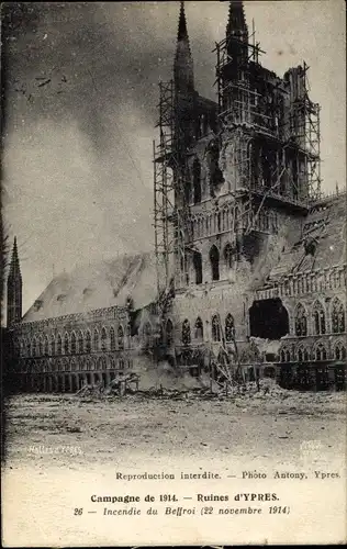 Ak Ypres Ypern Westflandern, Incendie du Beffroi, Ruines