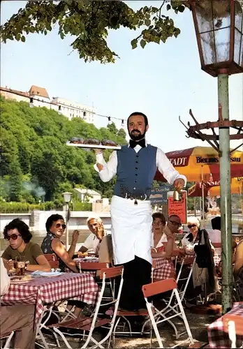 Ak Passau in Niederbayern, Gasthof Blauer Bock, Kellner auf Stuhl, Fritz-Schäffer-Promenade