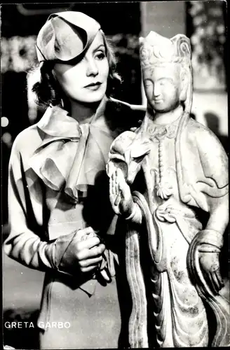 Ak Schauspielerin Greta Garbo, Portrait, Plastik