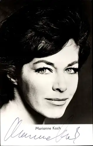 Ak Schauspielerin Marianne Koch, Portrait, brünett, Autogramm